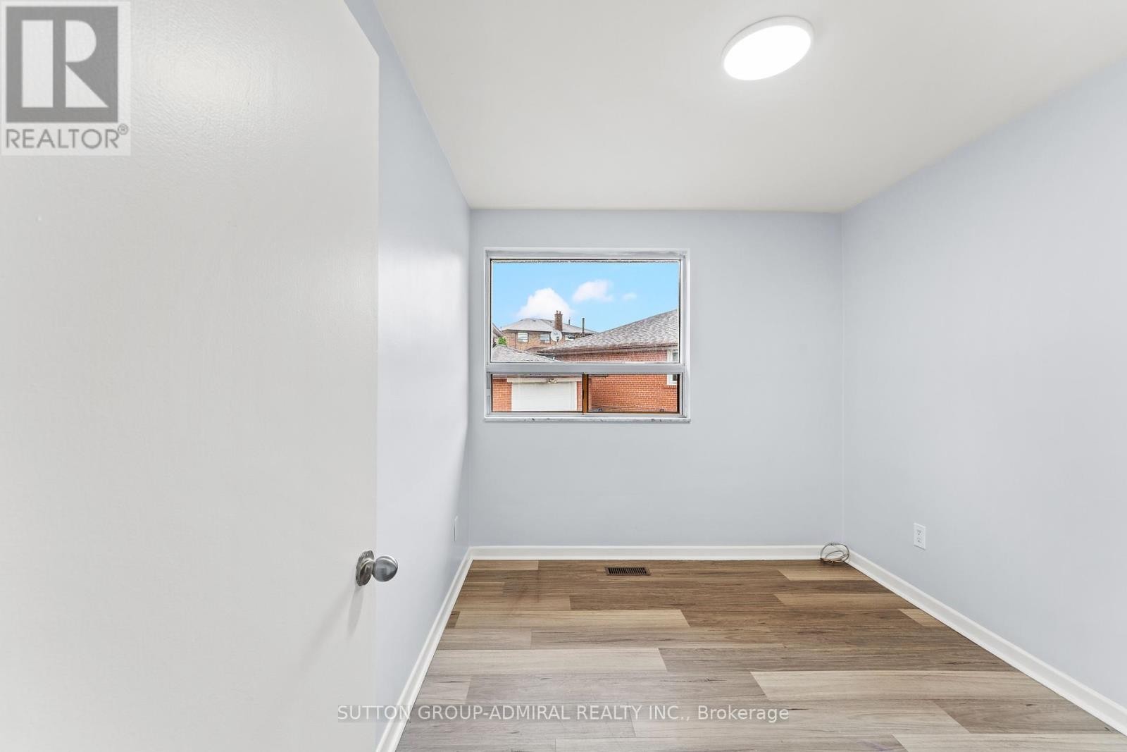 












21 PURCHASE PLACE

,
Toronto (Glenfield-Jane Heights),




Ontario
M3L1T9

