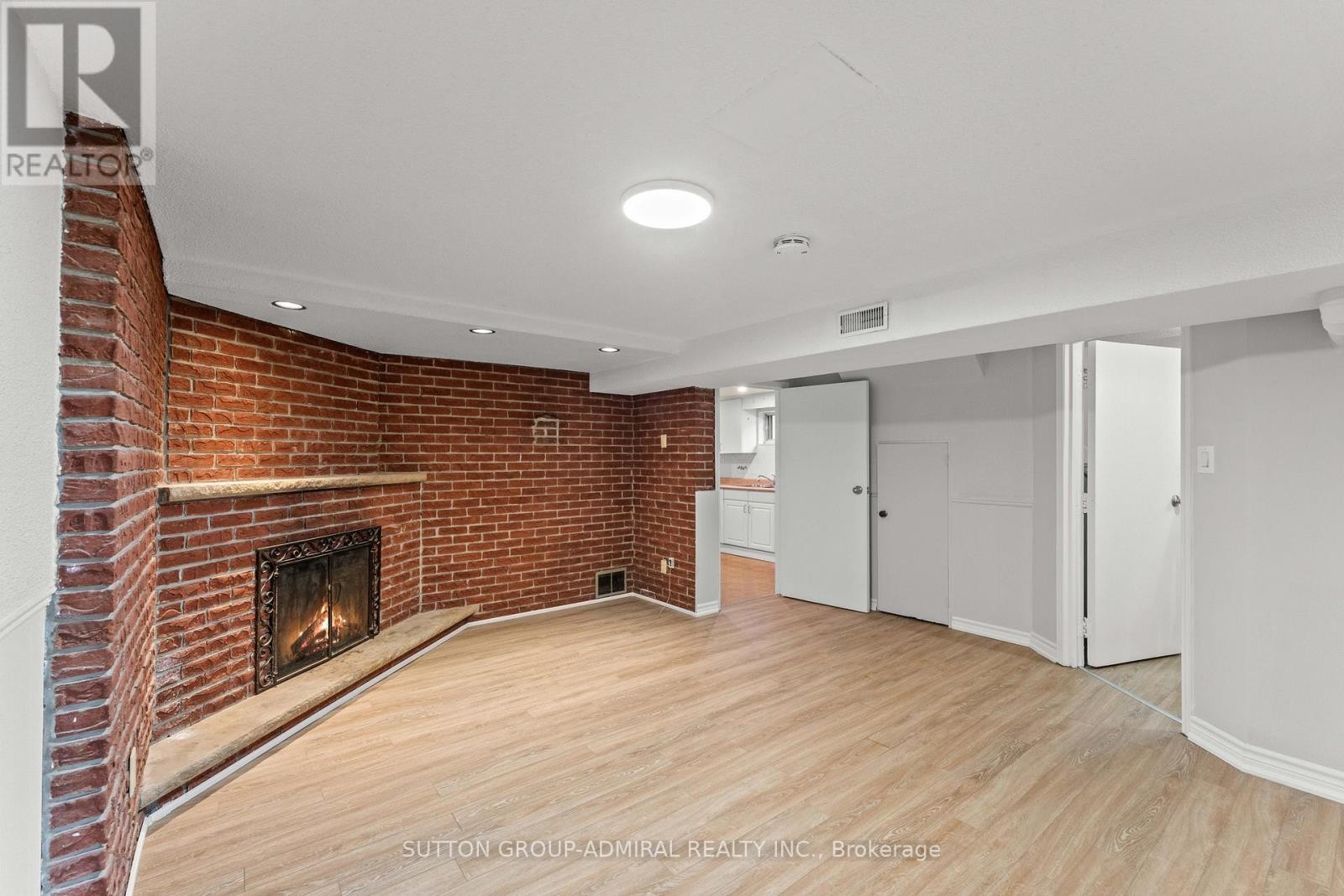 












21 PURCHASE PLACE

,
Toronto (Glenfield-Jane Heights),




Ontario
M3L1T9

