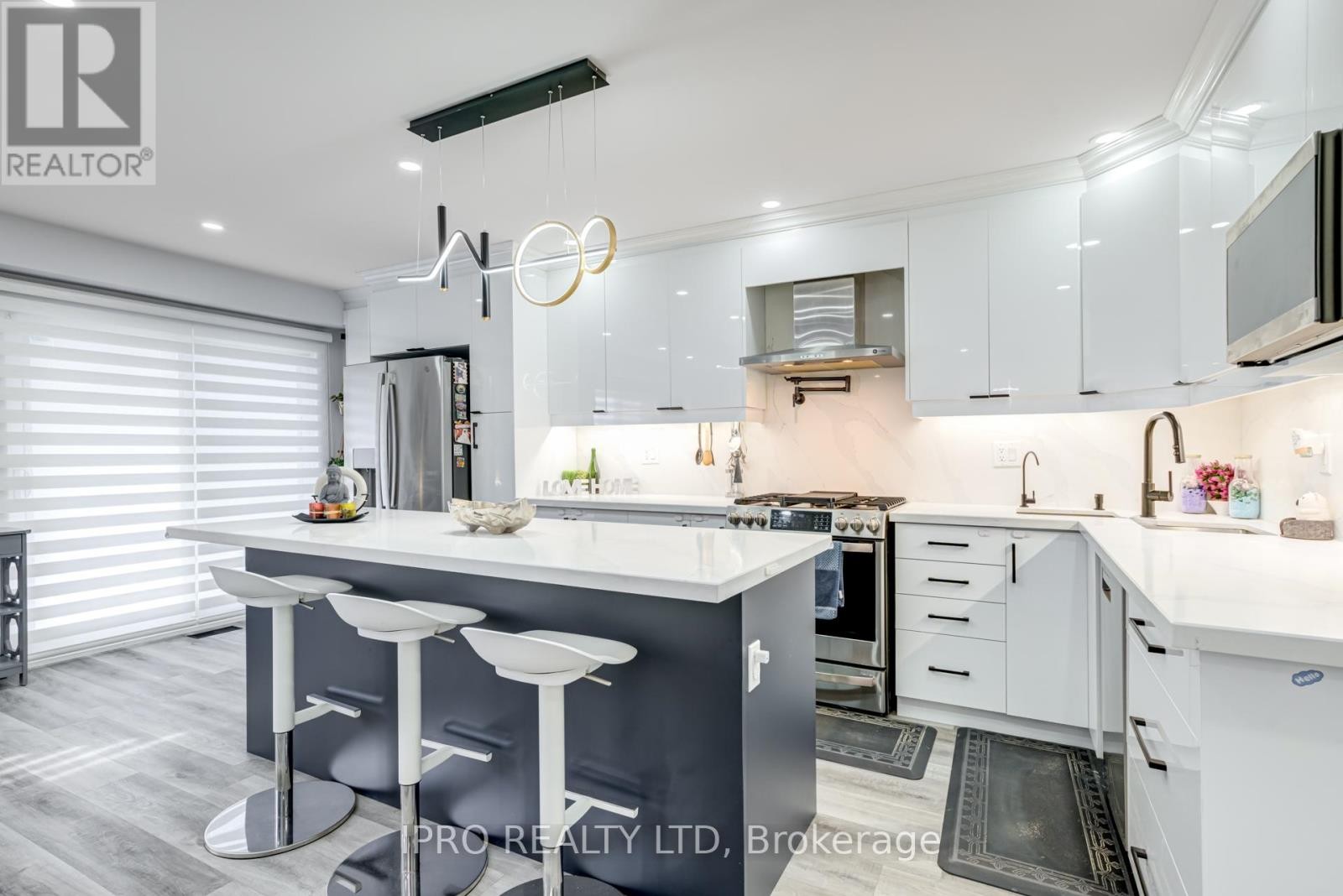 












3 FORESTGROVE CIRCLE

,
Brampton (Heart Lake East),




Ontario
L6Z4T2

