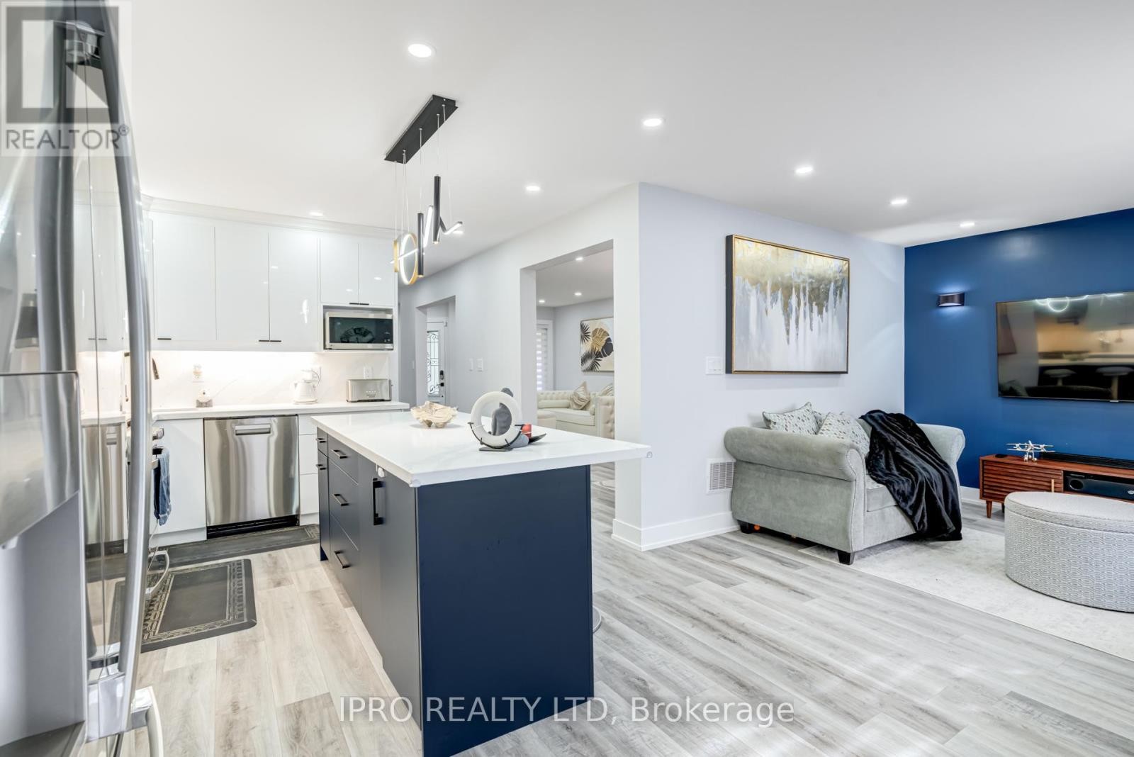 












3 FORESTGROVE CIRCLE

,
Brampton (Heart Lake East),




Ontario
L6Z4T2

