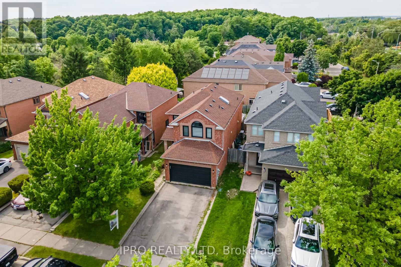 












3 FORESTGROVE CIRCLE

,
Brampton (Heart Lake East),




Ontario
L6Z4T2

