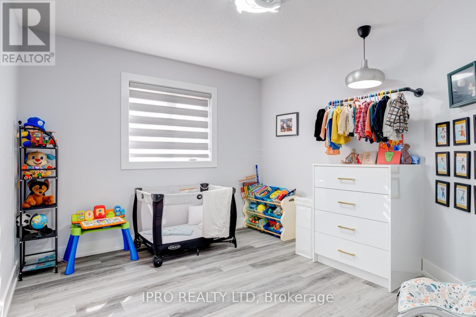 












3 FORESTGROVE CIRCLE

,
Brampton (Heart Lake East),




Ontario
L6Z4T2

