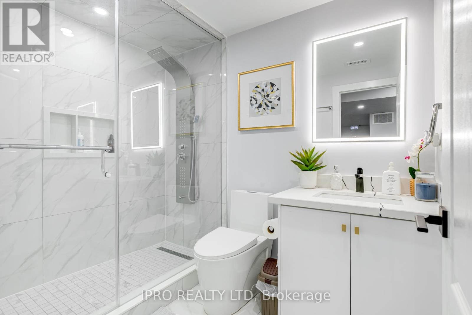 












3 FORESTGROVE CIRCLE

,
Brampton (Heart Lake East),




Ontario
L6Z4T2

