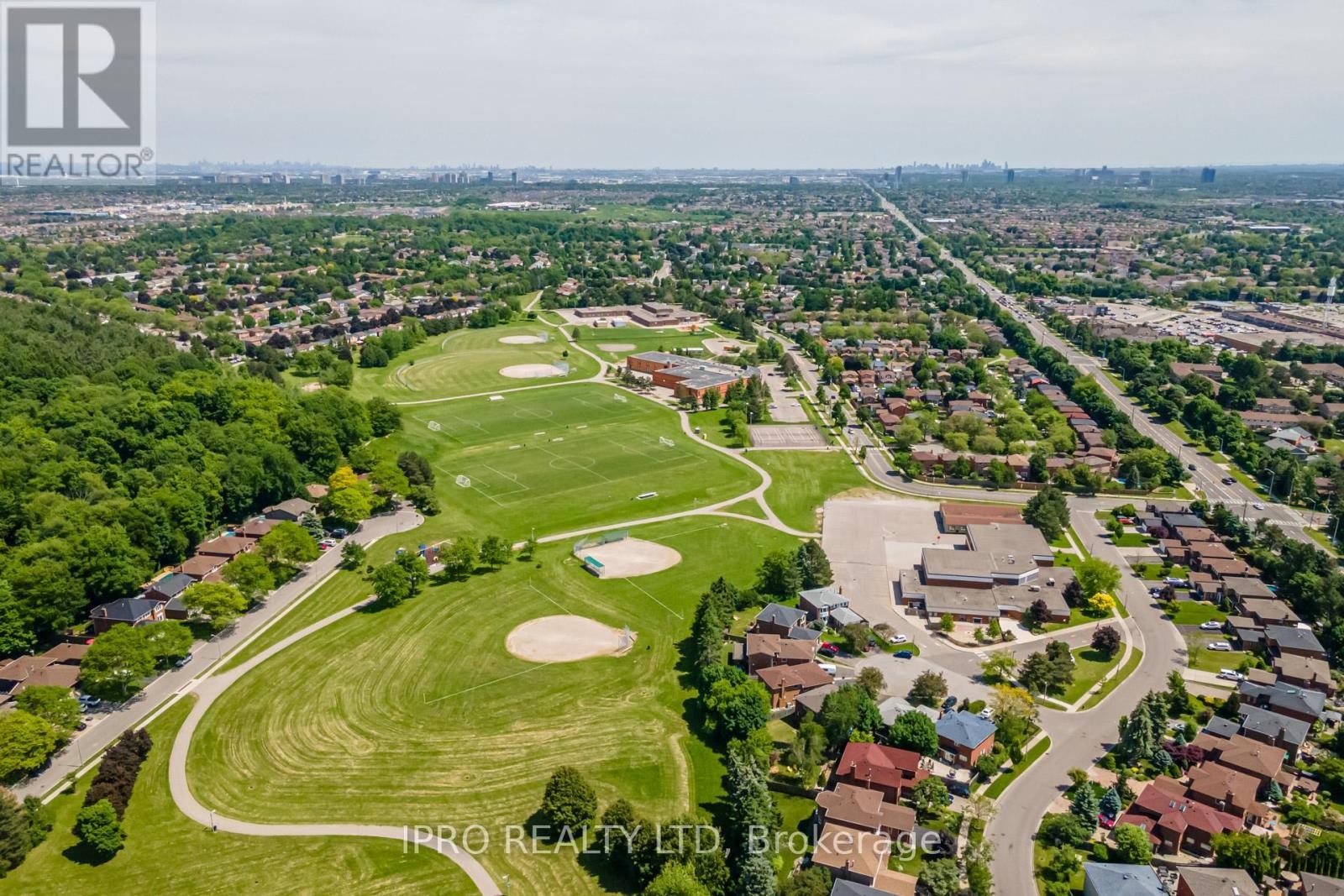 












3 FORESTGROVE CIRCLE

,
Brampton (Heart Lake East),




Ontario
L6Z4T2

