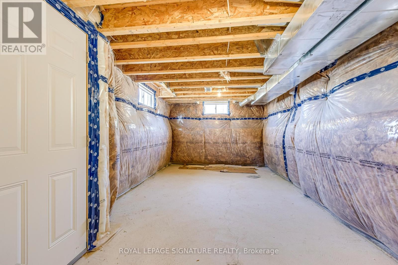 












98 CARNEGIE DRIVE

,
Oakville (GO Glenorchy),




Ontario
L6H0V4

