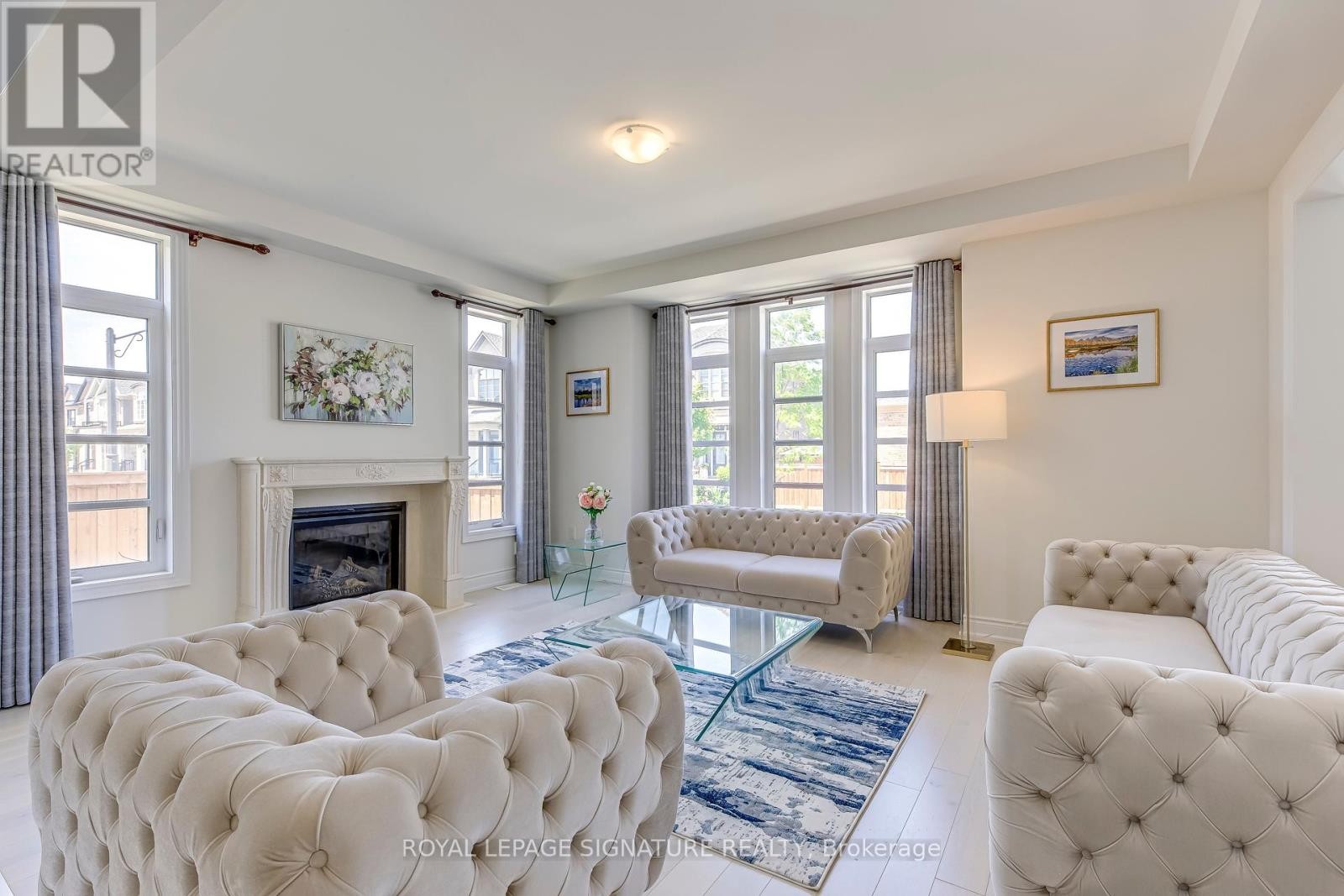 












98 CARNEGIE DRIVE

,
Oakville (GO Glenorchy),




Ontario
L6H0V4

