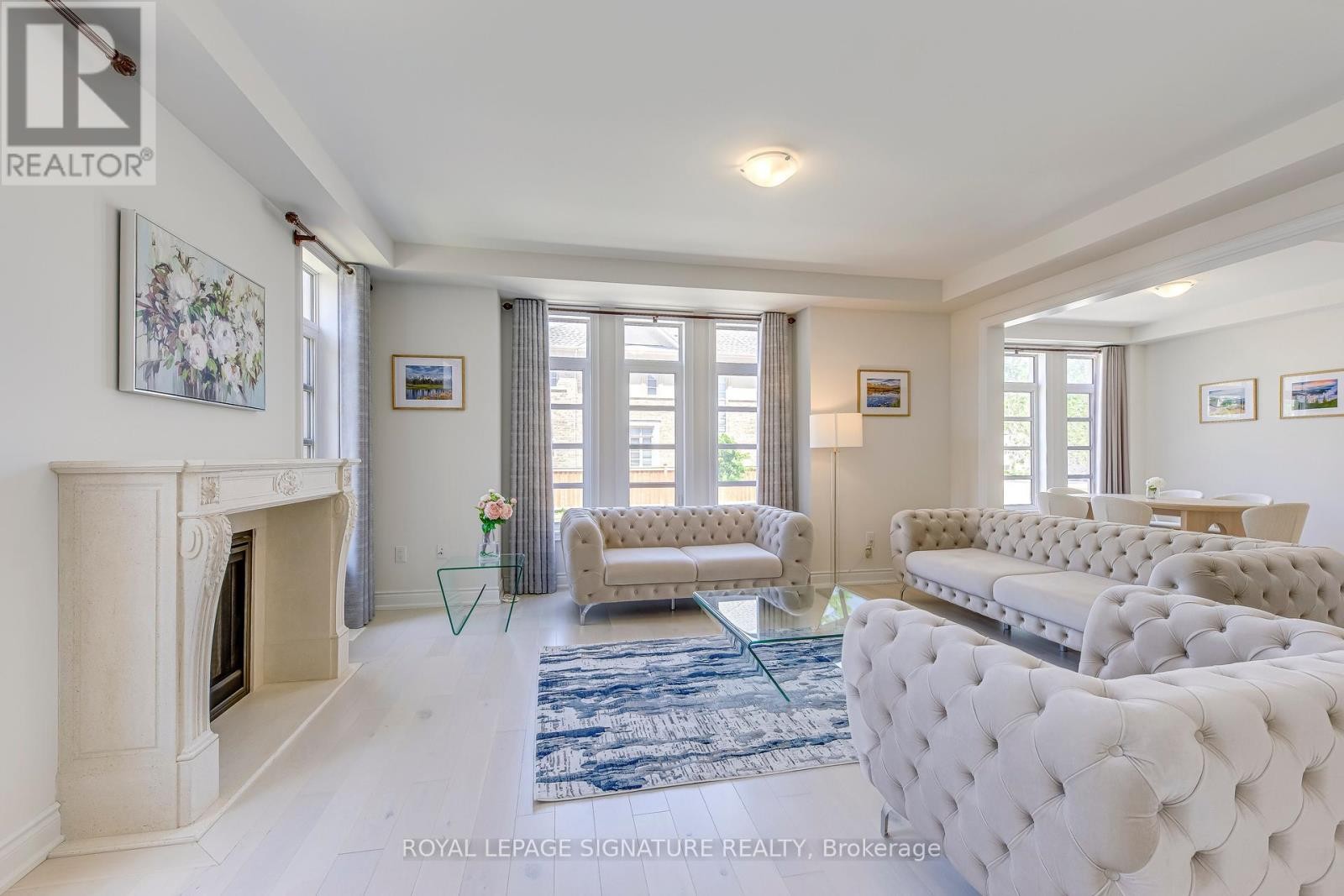 












98 CARNEGIE DRIVE

,
Oakville (GO Glenorchy),




Ontario
L6H0V4

