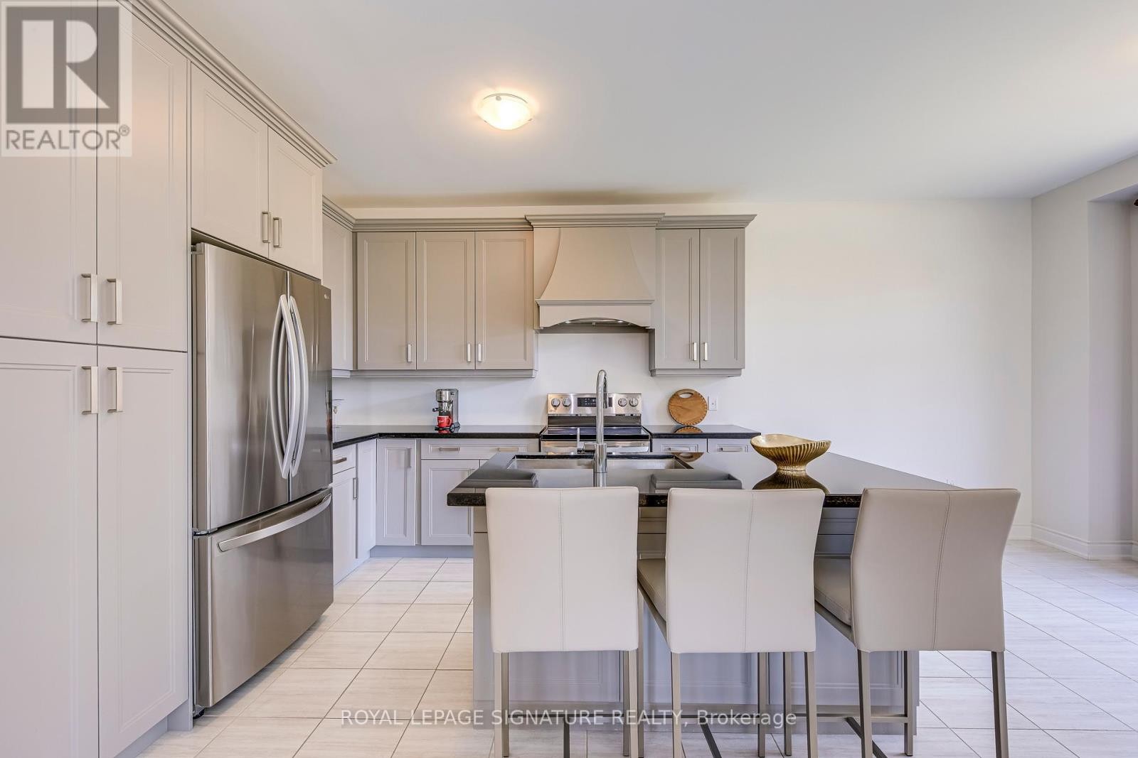 












98 CARNEGIE DRIVE

,
Oakville (GO Glenorchy),




Ontario
L6H0V4


