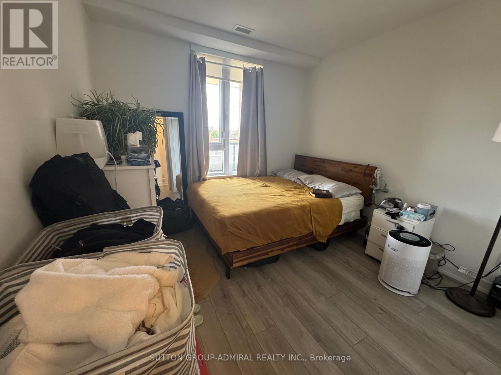 












428 - 3100 KEELE STREET

,
Toronto (Downsview-Roding-CFB),




Ontario
M3M0E1

