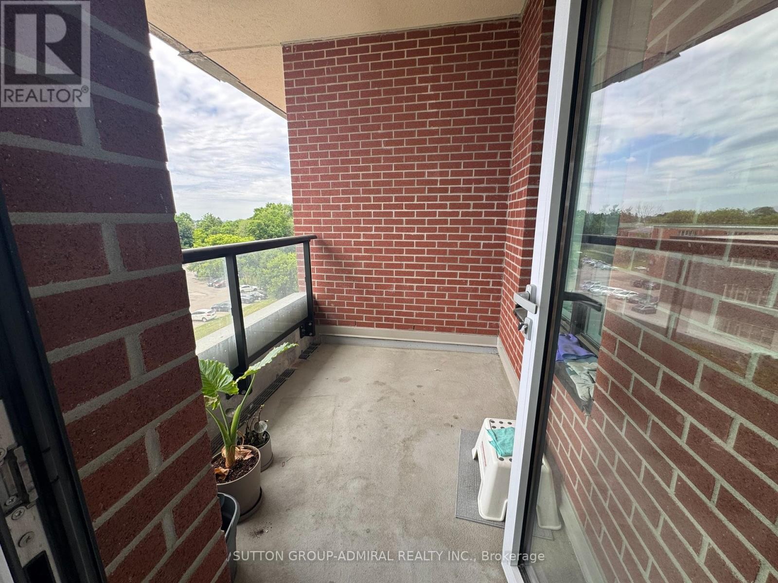 












428 - 3100 KEELE STREET

,
Toronto (Downsview-Roding-CFB),




Ontario
M3M0E1


