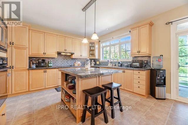 












37 LINKS LANE

,
Brampton (Credit Valley),




Ontario
L6Y5H2

