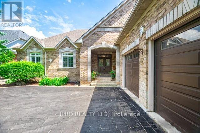 












37 LINKS LANE

,
Brampton (Credit Valley),




Ontario
L6Y5H2

