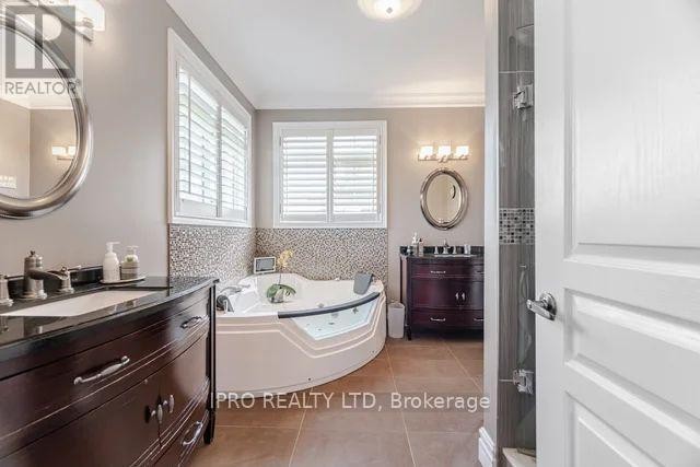 












37 LINKS LANE

,
Brampton (Credit Valley),




Ontario
L6Y5H2

