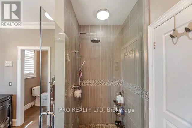 












37 LINKS LANE

,
Brampton (Credit Valley),




Ontario
L6Y5H2

