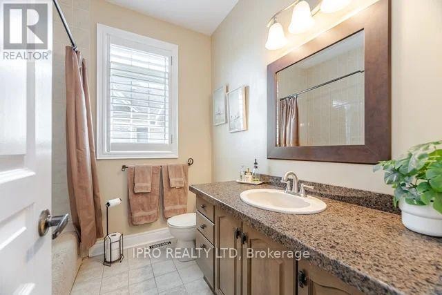 












37 LINKS LANE

,
Brampton (Credit Valley),




Ontario
L6Y5H2

