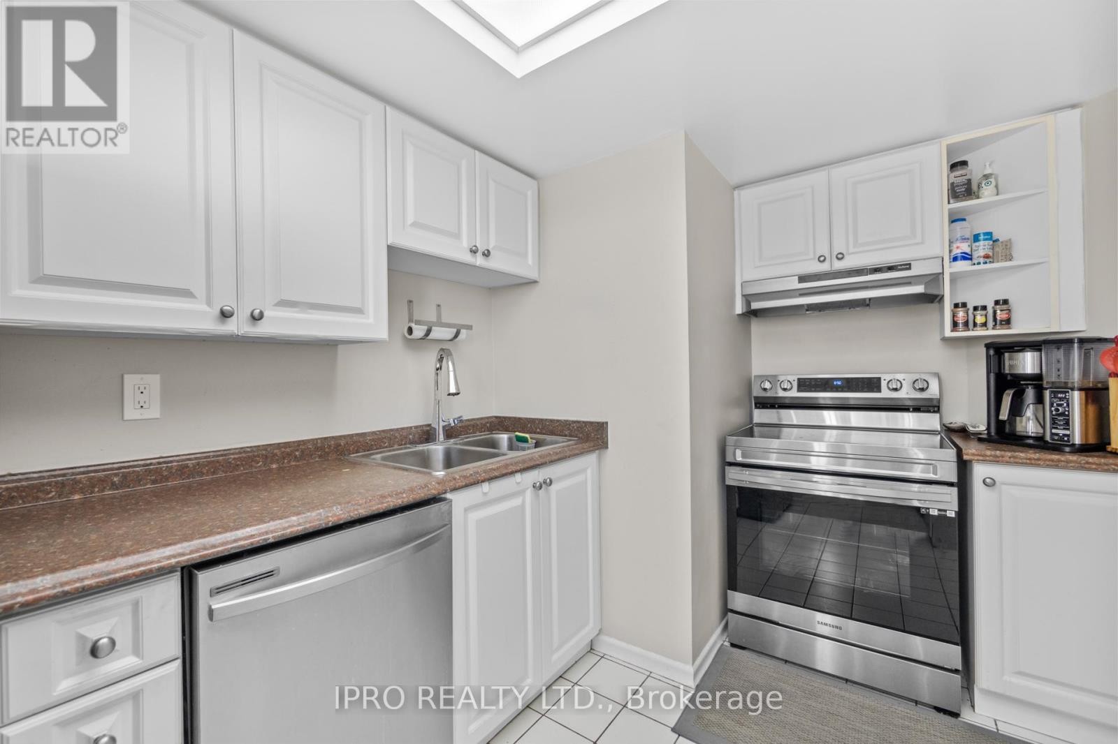 












2106 - 4460 TUCANA COURT

,
Mississauga (Hurontario),




Ontario
L5R3K9

