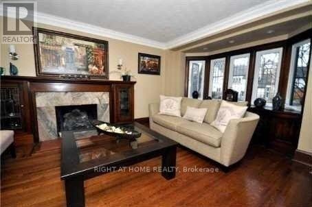 












46 JACKSON AVENUE

,
Toronto (Kingsway South),




Ontario
M8X2J4

