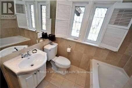 












46 JACKSON AVENUE

,
Toronto (Kingsway South),




Ontario
M8X2J4

