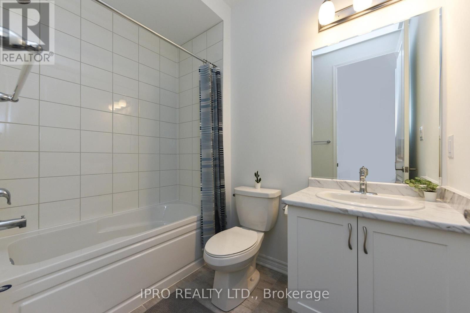 












1217 FERGUSON DRIVE

,
Milton (BW Bowes),




Ontario
L9T7V8

