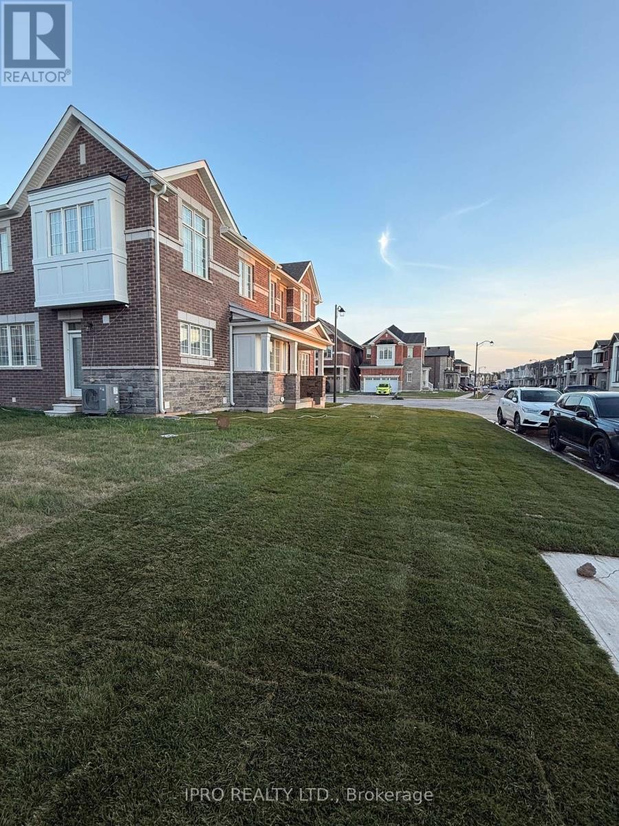 












1217 FERGUSON DRIVE

,
Milton (BW Bowes),




Ontario
L9T7V8

