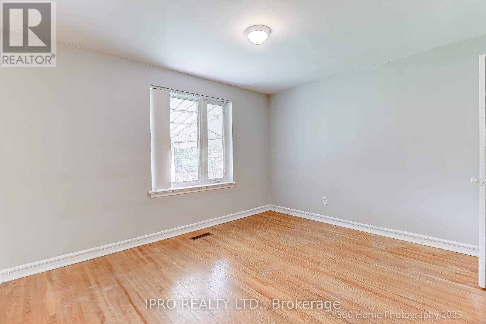 












5543 TURNEY DRIVE

,
Mississauga (Streetsville),




Ontario
L5M1A2

