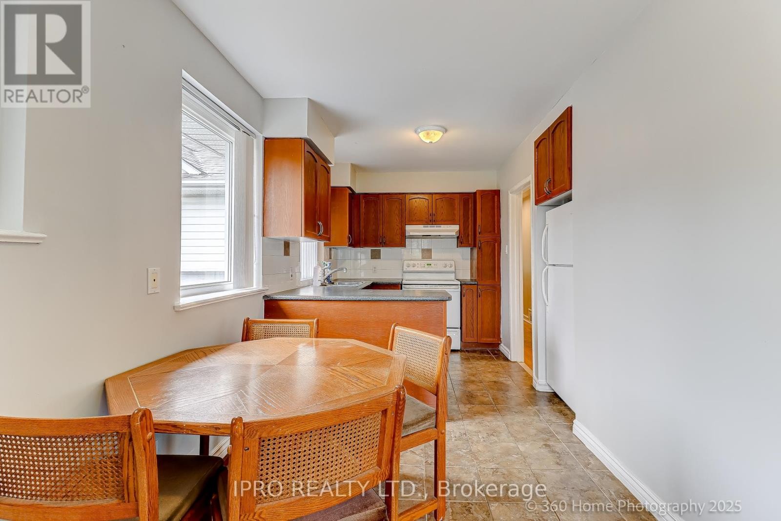 












5543 TURNEY DRIVE

,
Mississauga (Streetsville),




Ontario
L5M1A2

