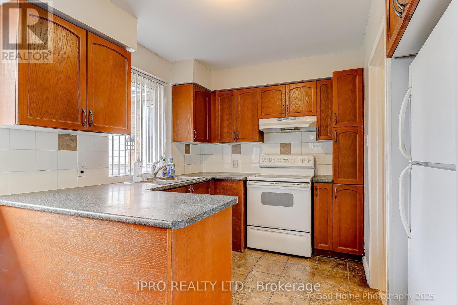 












5543 TURNEY DRIVE

,
Mississauga (Streetsville),




Ontario
L5M1A2

