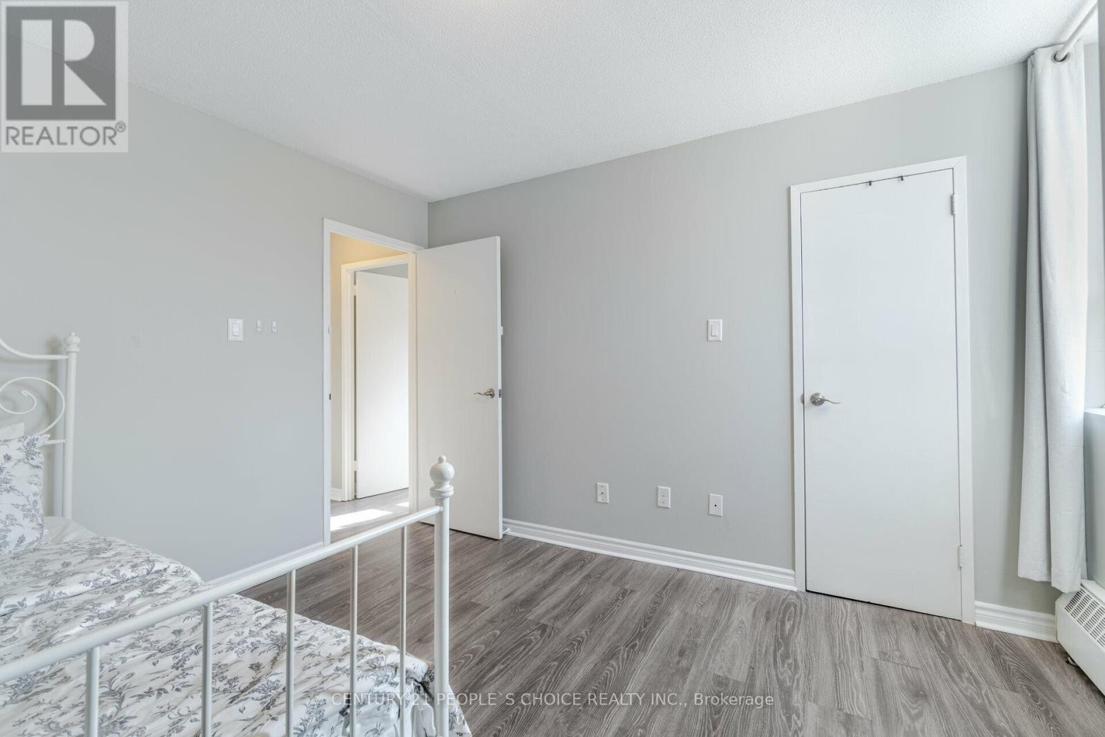 












205 - 3065 QUEEN FREDERICA DRIVE

,
Mississauga (Applewood),




Ontario
L4Y3A3

