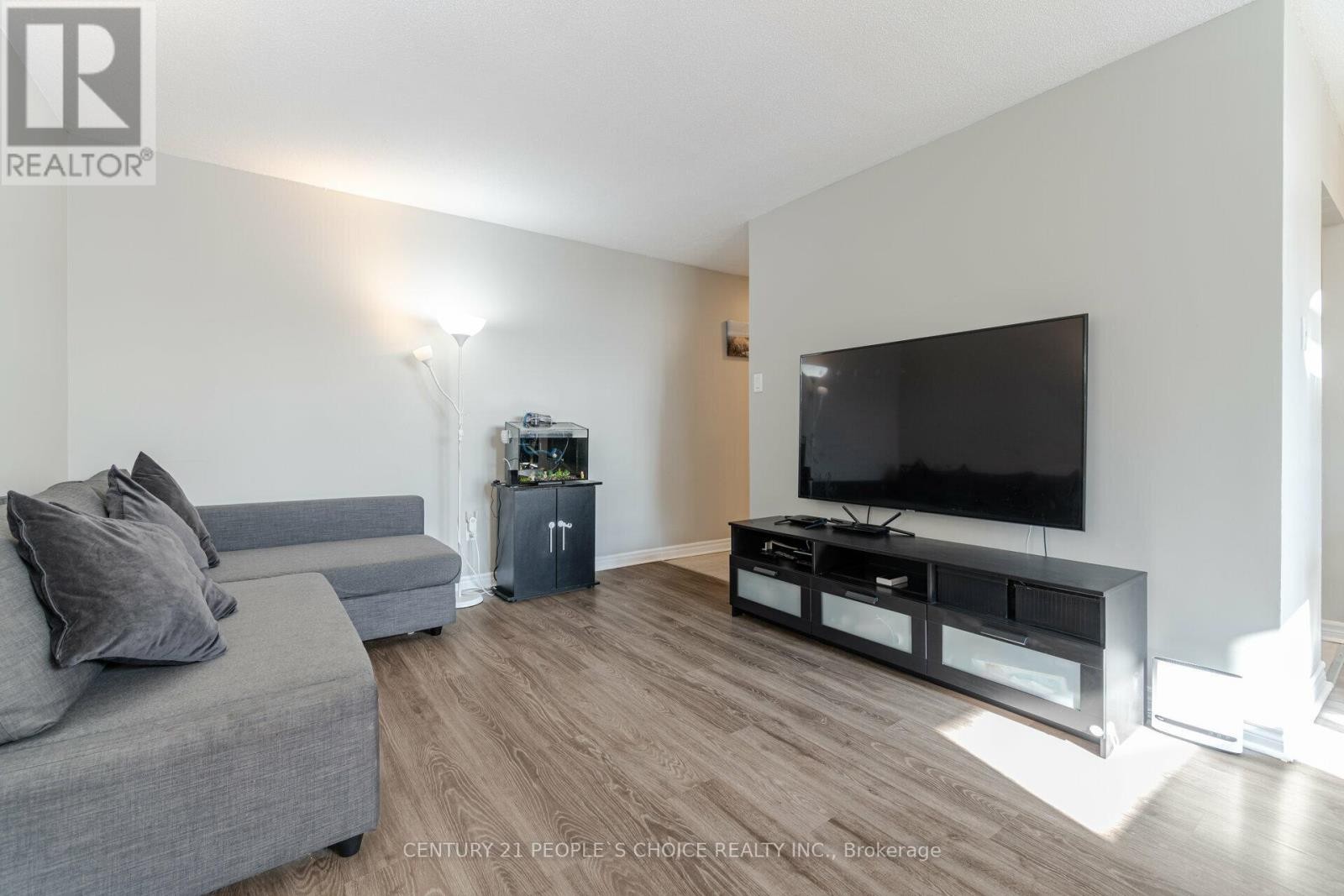 












205 - 3065 QUEEN FREDERICA DRIVE

,
Mississauga (Applewood),




Ontario
L4Y3A3

