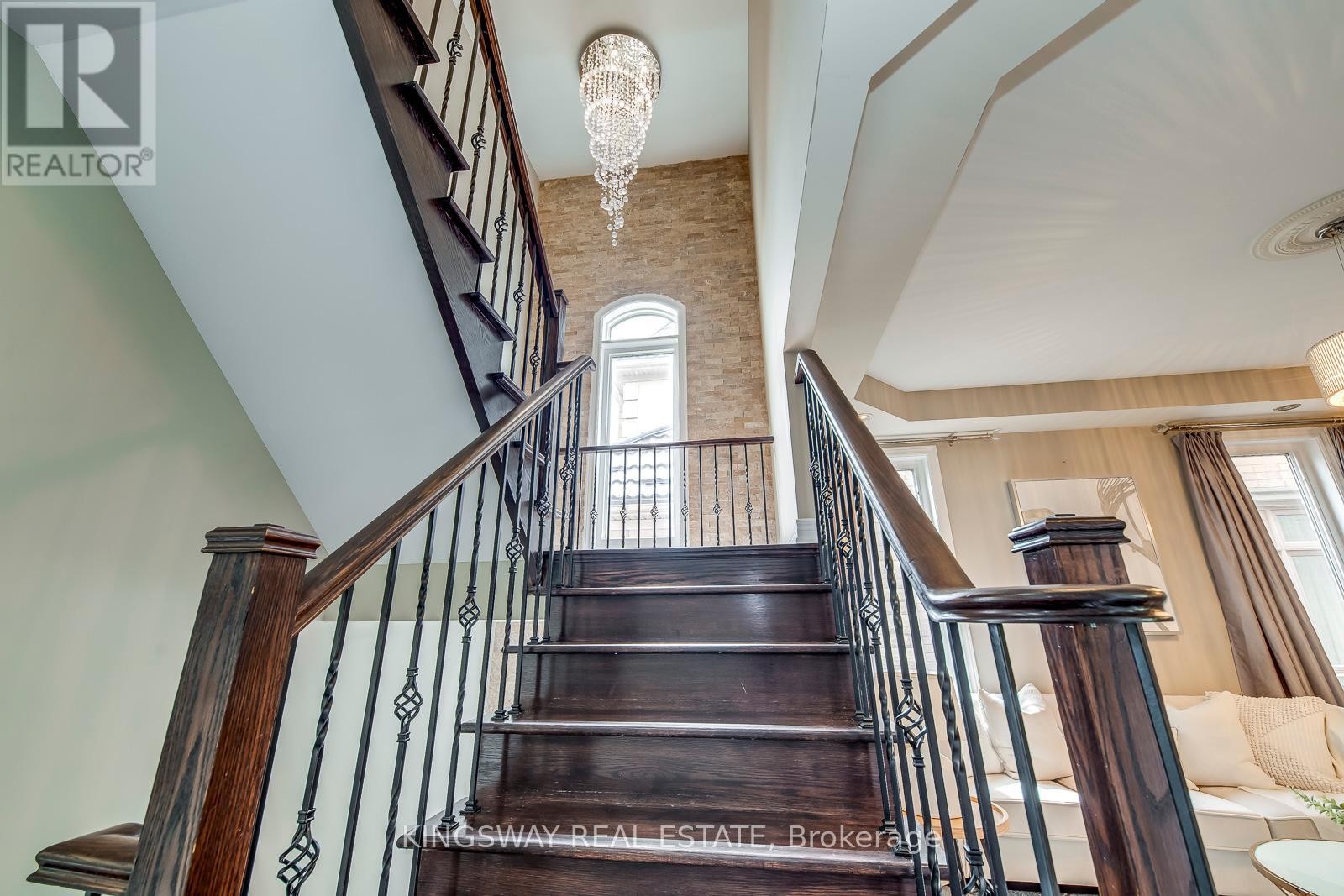












2382 MILLSTONE DRIVE

,
Oakville (WM Westmount),




Ontario
L6M0K6

