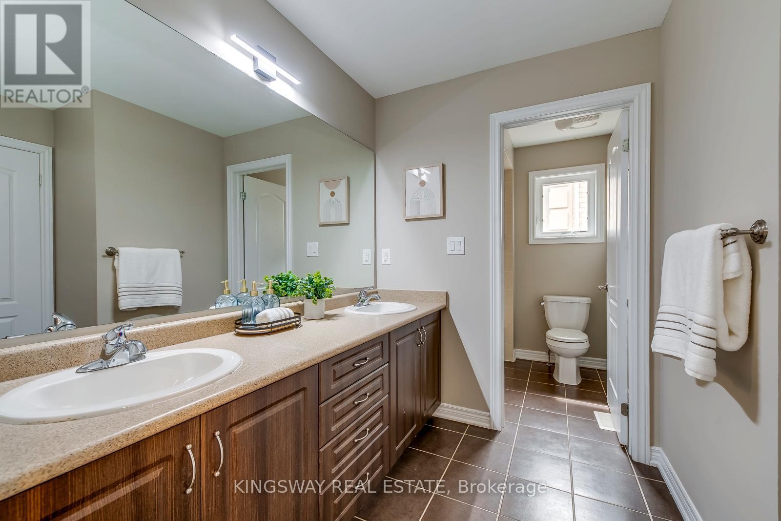 












2382 MILLSTONE DRIVE

,
Oakville (WM Westmount),




Ontario
L6M0K6


