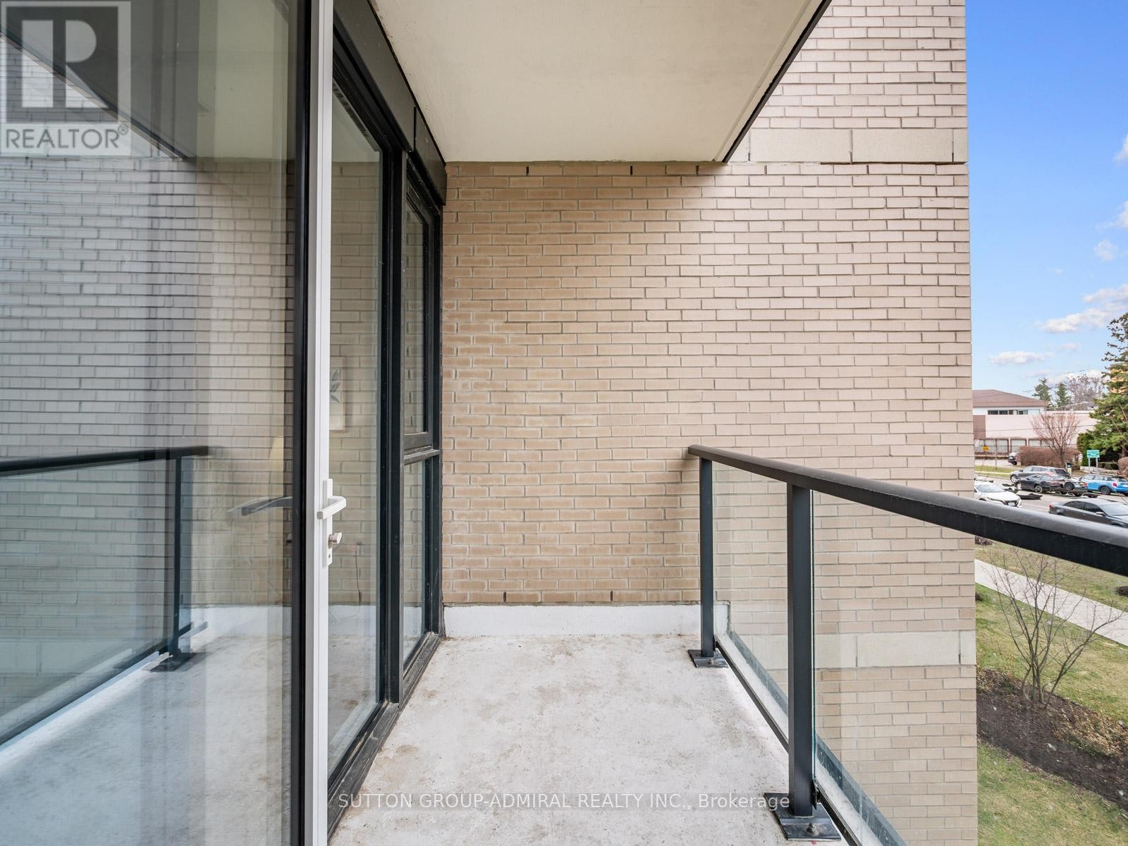 












218 - 293 THE KINGSWAY

,
Toronto (Edenbridge-Humber Valley),




Ontario
M9A0E8

