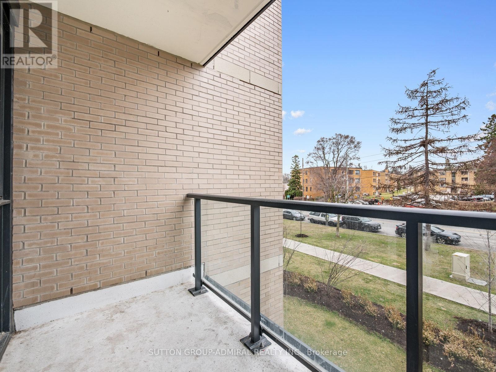 












218 - 293 THE KINGSWAY

,
Toronto (Edenbridge-Humber Valley),




Ontario
M9A0E8


