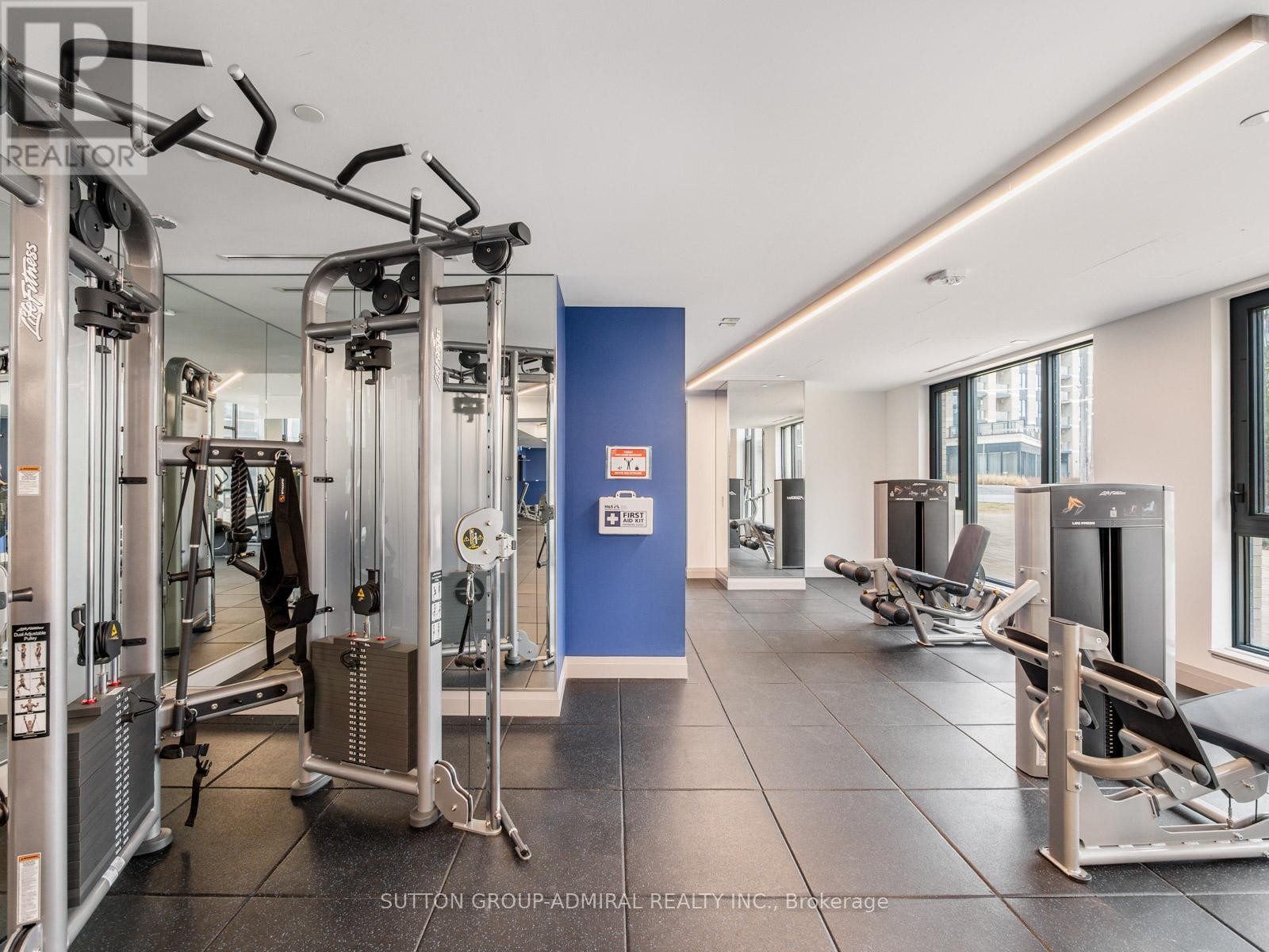 












218 - 293 THE KINGSWAY

,
Toronto (Edenbridge-Humber Valley),




Ontario
M9A0E8

