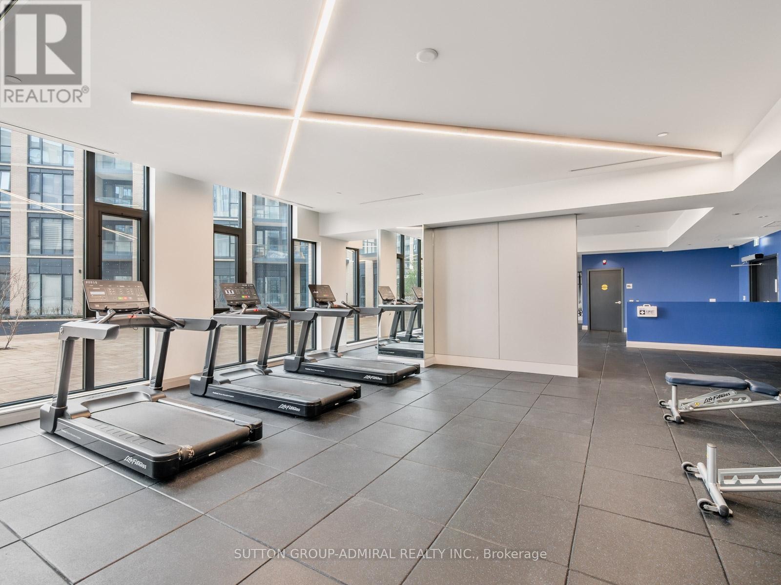 












218 - 293 THE KINGSWAY

,
Toronto (Edenbridge-Humber Valley),




Ontario
M9A0E8


