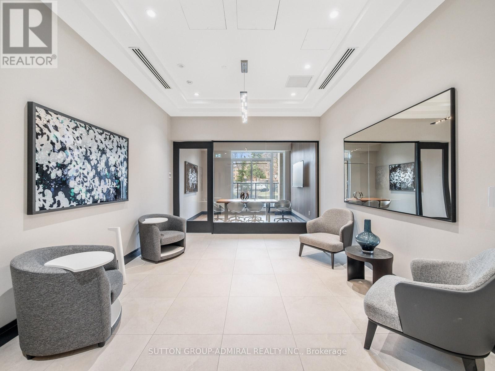 












218 - 293 THE KINGSWAY

,
Toronto (Edenbridge-Humber Valley),




Ontario
M9A0E8

