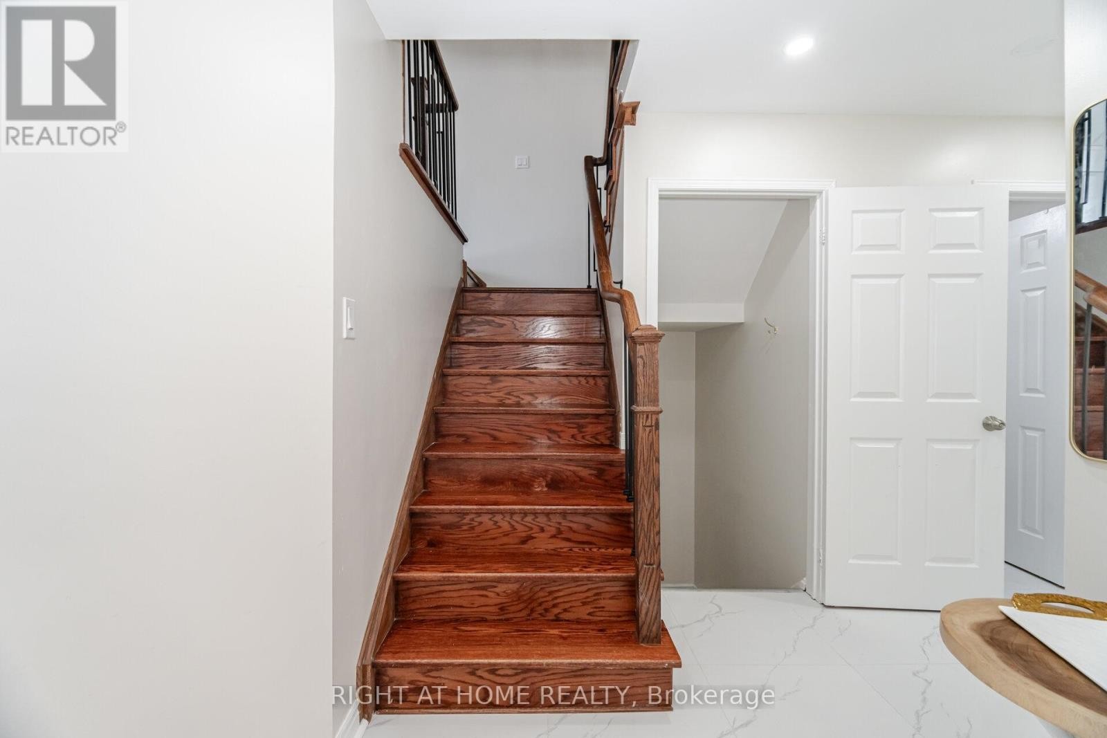 












4793 ROSEBUSH ROAD

,
Mississauga (East Credit),




Ontario
L5M5N2

