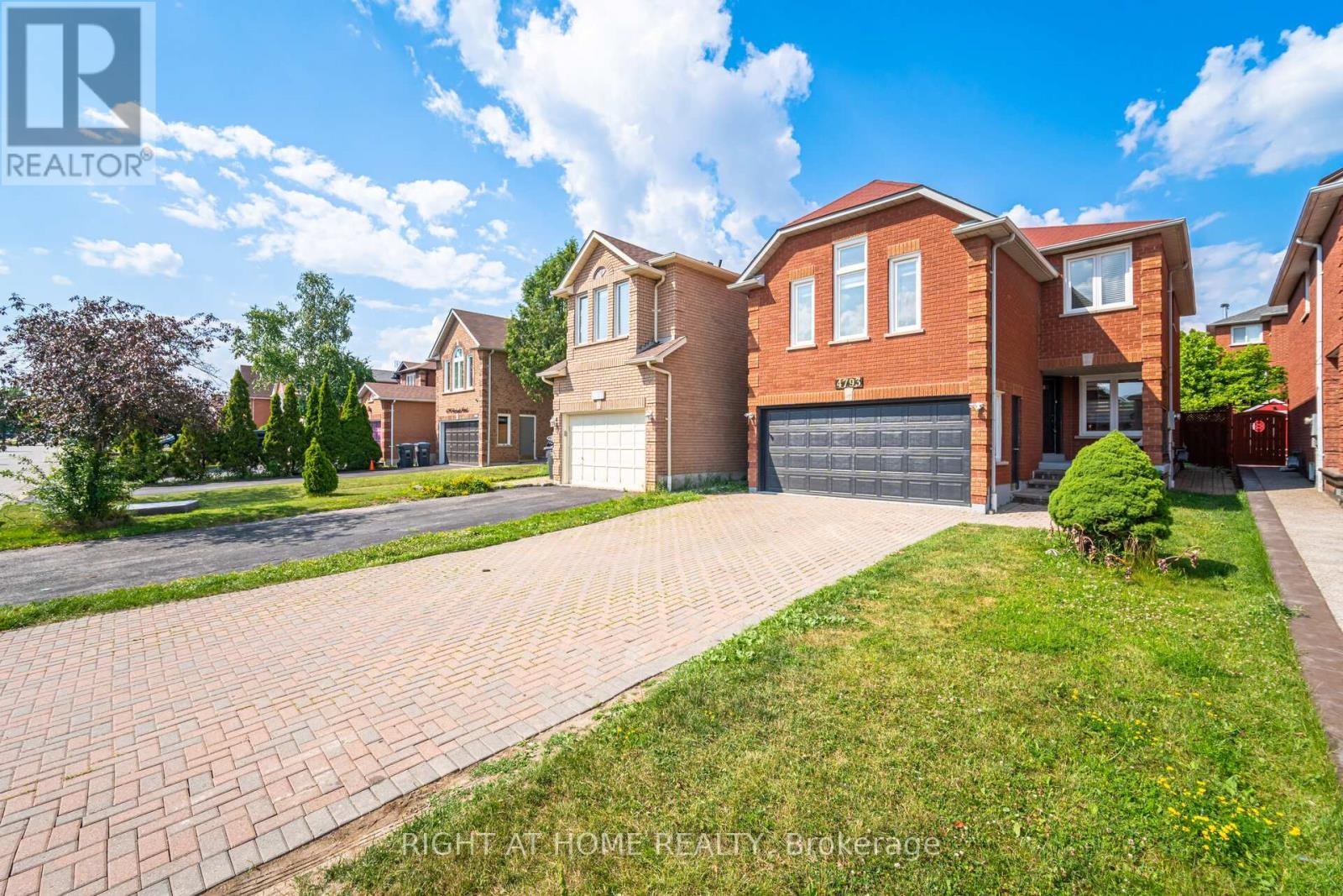 












4793 ROSEBUSH ROAD

,
Mississauga (East Credit),




Ontario
L5M5N2

