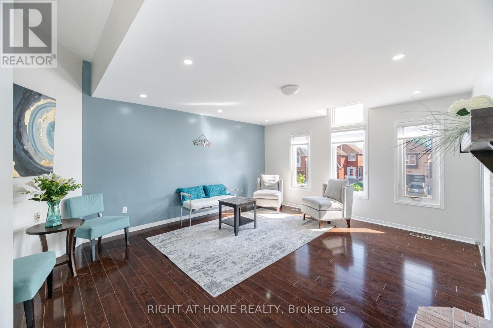 












4793 ROSEBUSH ROAD

,
Mississauga (East Credit),




Ontario
L5M5N2

