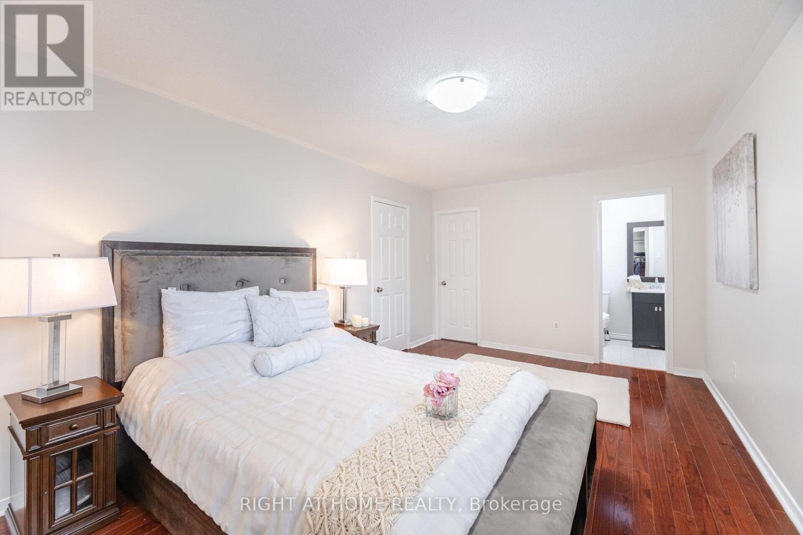 












4793 ROSEBUSH ROAD

,
Mississauga (East Credit),




Ontario
L5M5N2

