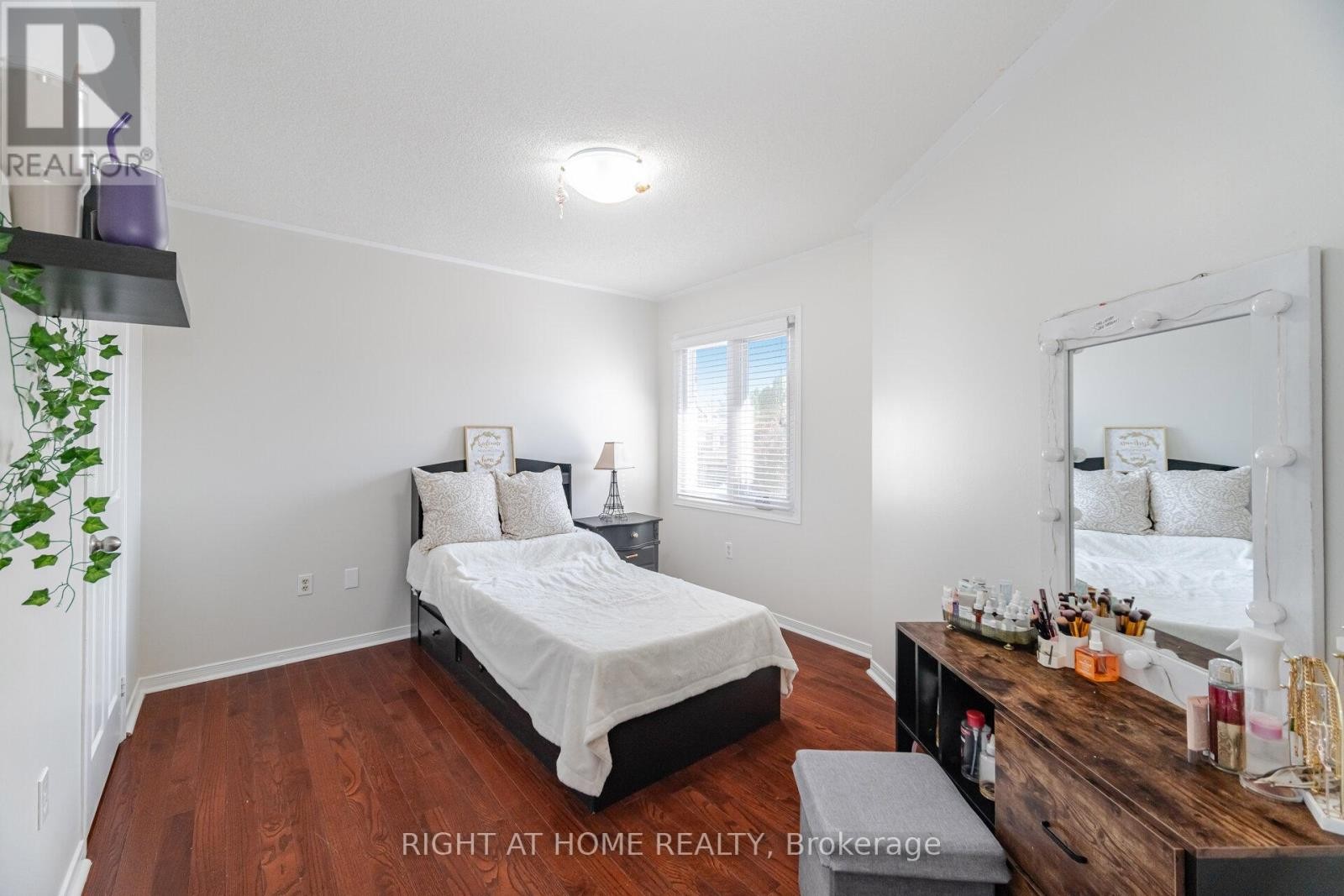 












4793 ROSEBUSH ROAD

,
Mississauga (East Credit),




Ontario
L5M5N2


