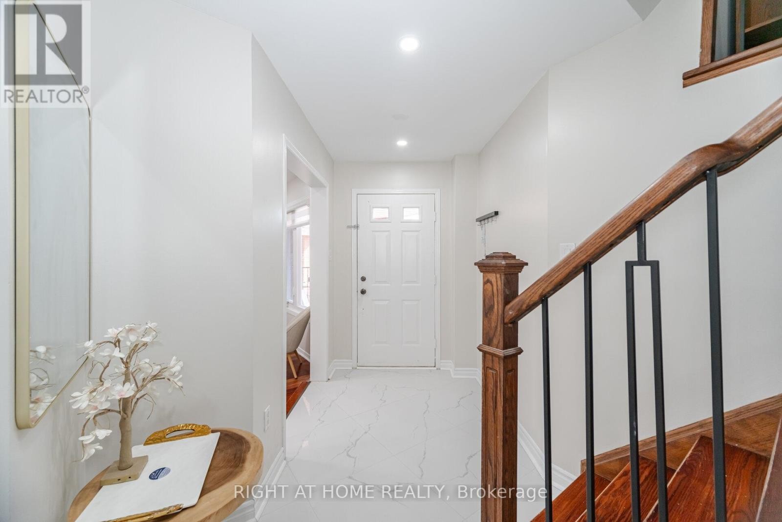 












4793 ROSEBUSH ROAD

,
Mississauga (East Credit),




Ontario
L5M5N2

