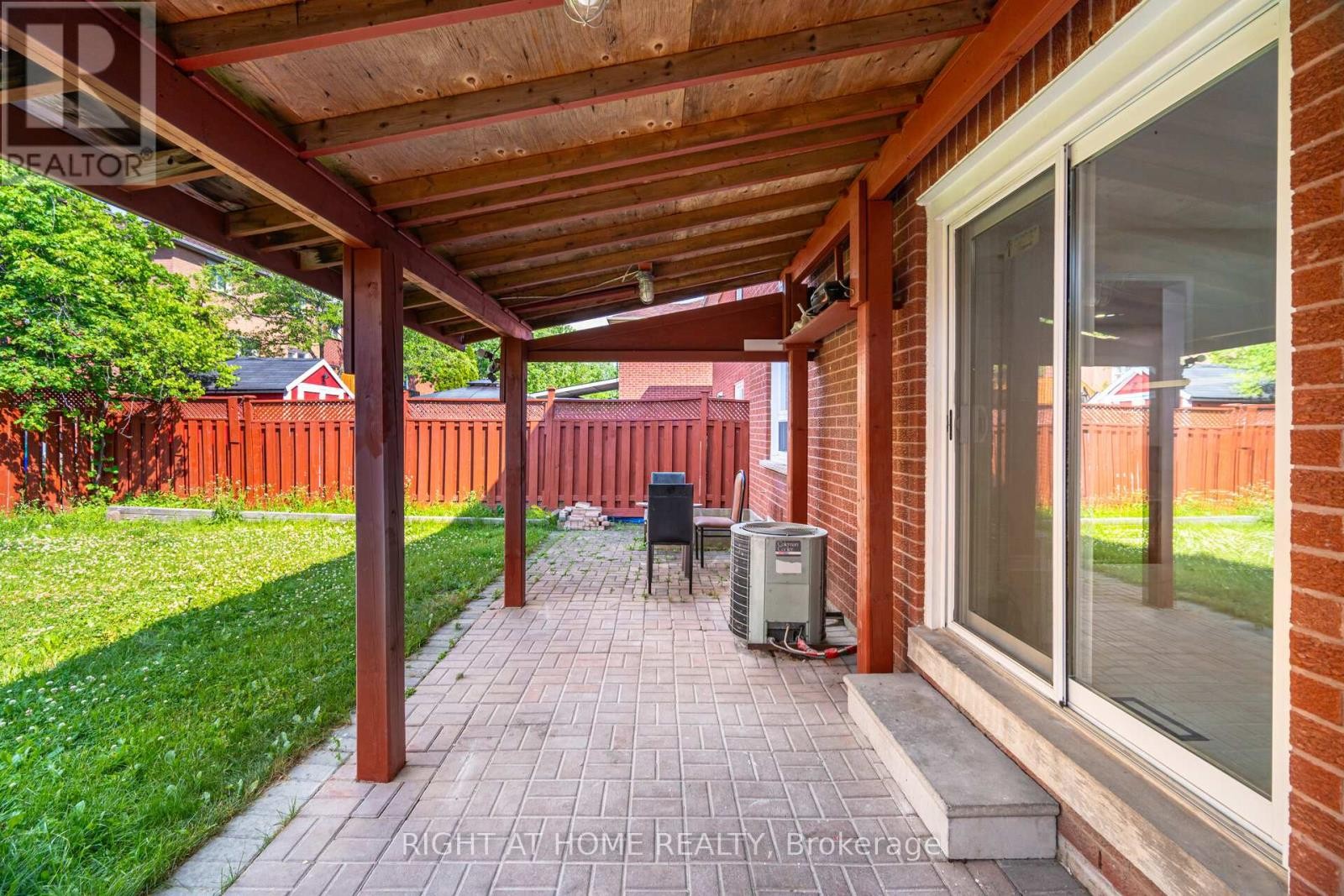 












4793 ROSEBUSH ROAD

,
Mississauga (East Credit),




Ontario
L5M5N2

