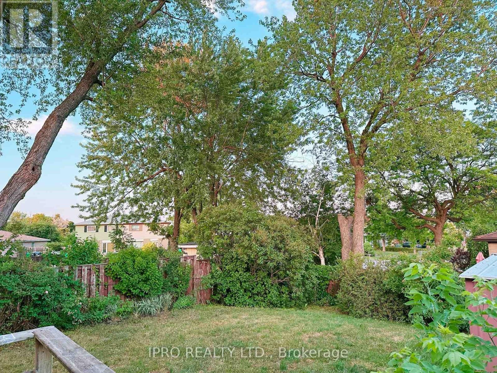 












92 FORSYTHIA ROAD

,
Brampton (Southgate),




Ontario
L6T2G3

