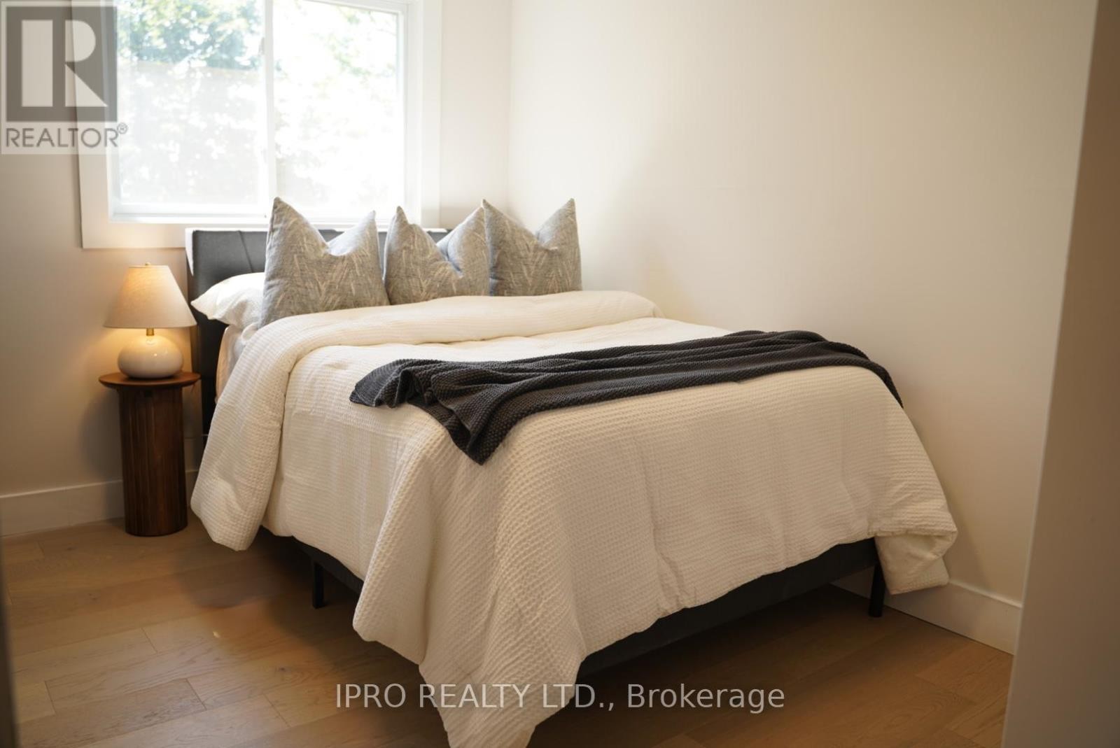 












92 FORSYTHIA ROAD

,
Brampton (Southgate),




Ontario
L6T2G3

