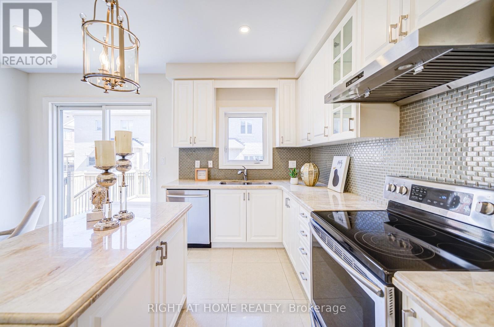 












498 WHEAT BOOM DRIVE

,
Oakville (JM Joshua Meadows),




Ontario
L6H0S7

