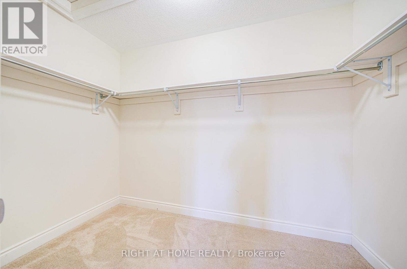 












498 WHEAT BOOM DRIVE

,
Oakville (JM Joshua Meadows),




Ontario
L6H0S7

