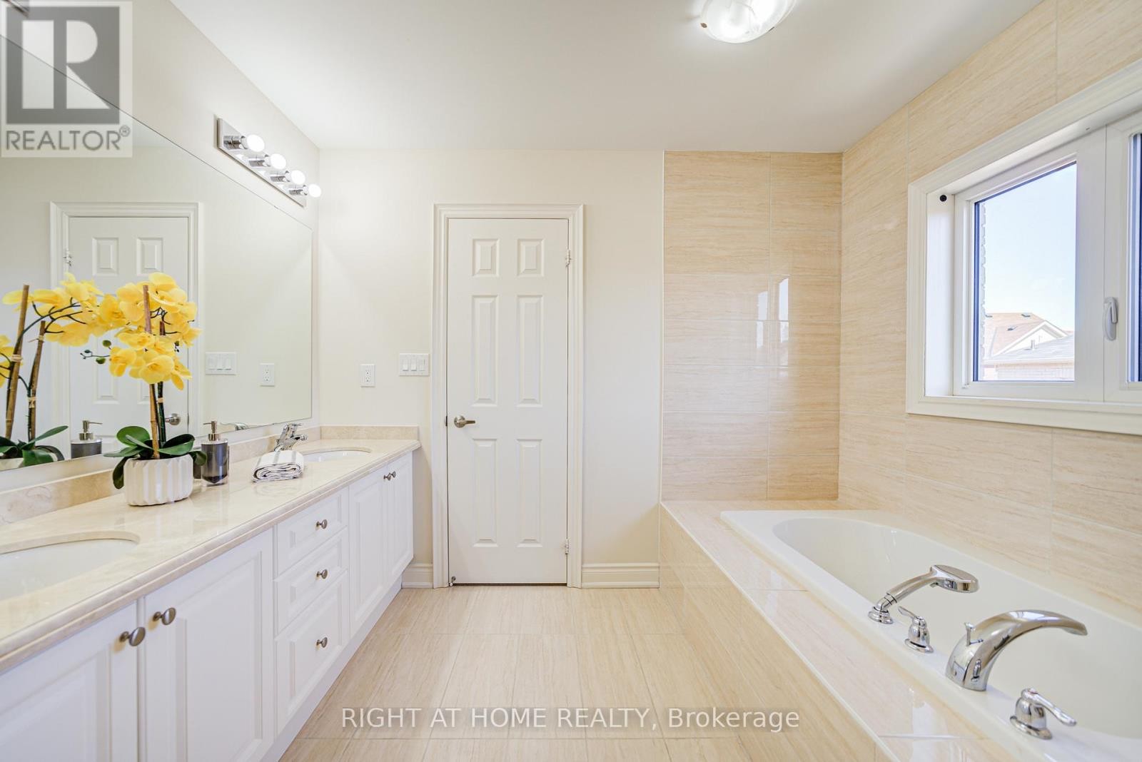 












498 WHEAT BOOM DRIVE

,
Oakville (JM Joshua Meadows),




Ontario
L6H0S7

