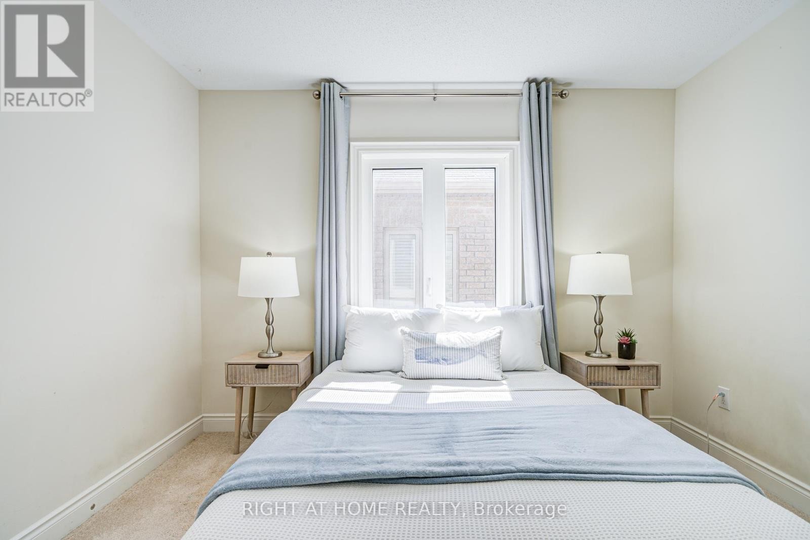 












498 WHEAT BOOM DRIVE

,
Oakville (JM Joshua Meadows),




Ontario
L6H0S7

