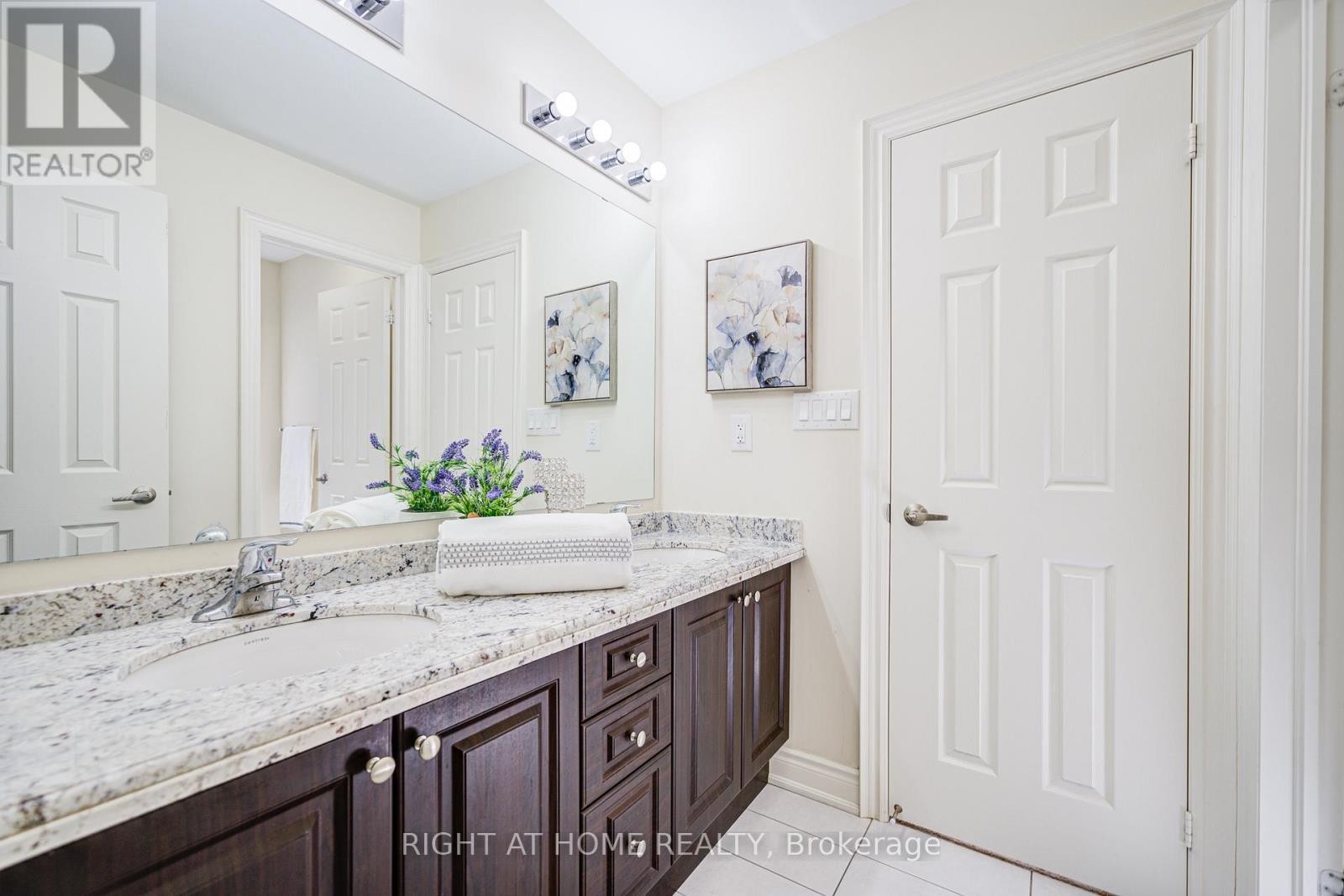 












498 WHEAT BOOM DRIVE

,
Oakville (JM Joshua Meadows),




Ontario
L6H0S7

